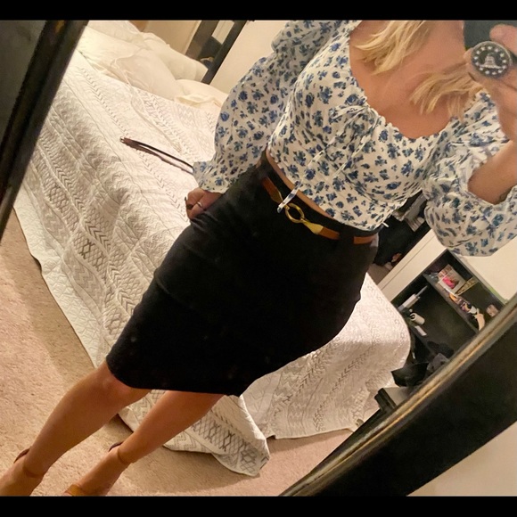 Blue and white long puffy sleeve crop top - Picture 4 of 10